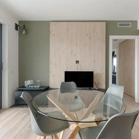 Guesthost - Cascina Merlata Flat With Terrace *
